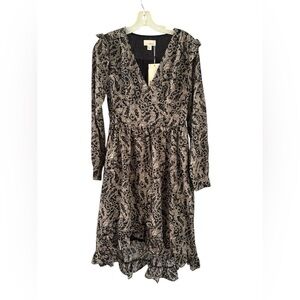 Chic Long Sleeve Paisley Dress in Black and Cream